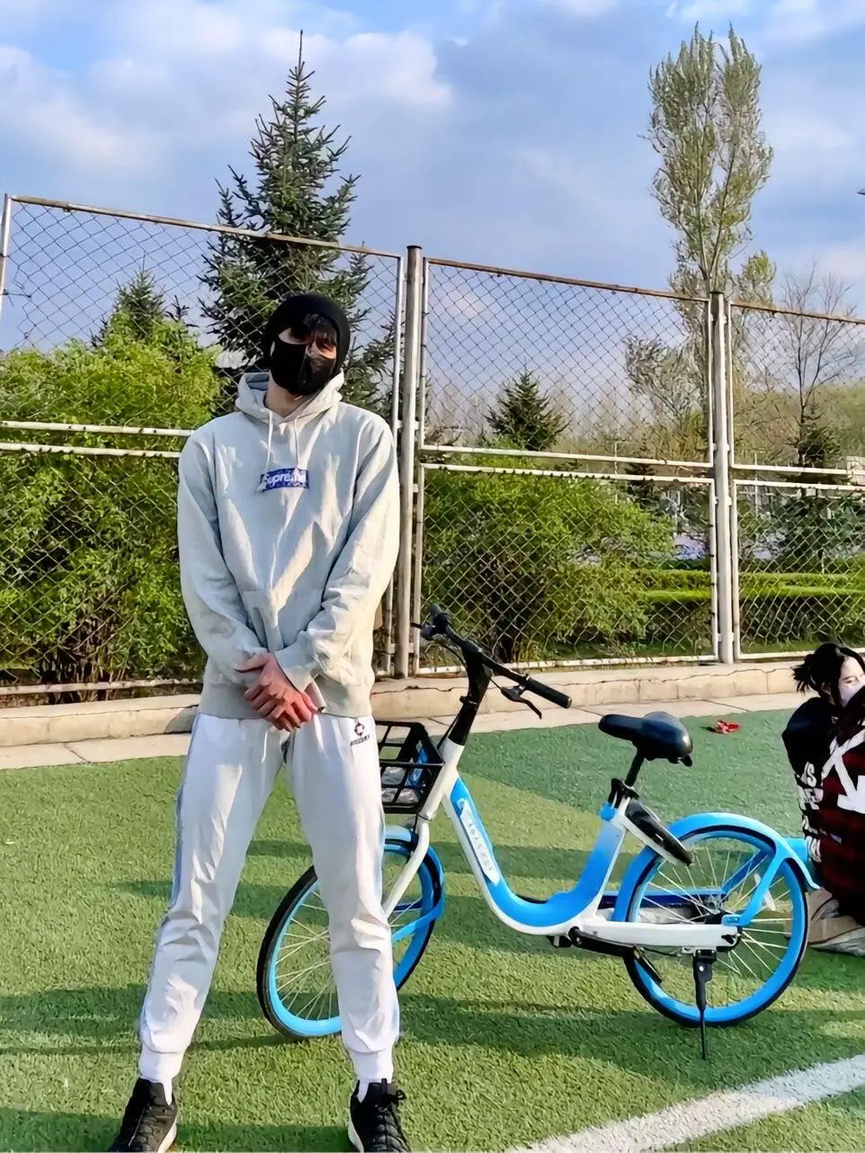 青少年篮球爱好者如何提高接球技巧?_0